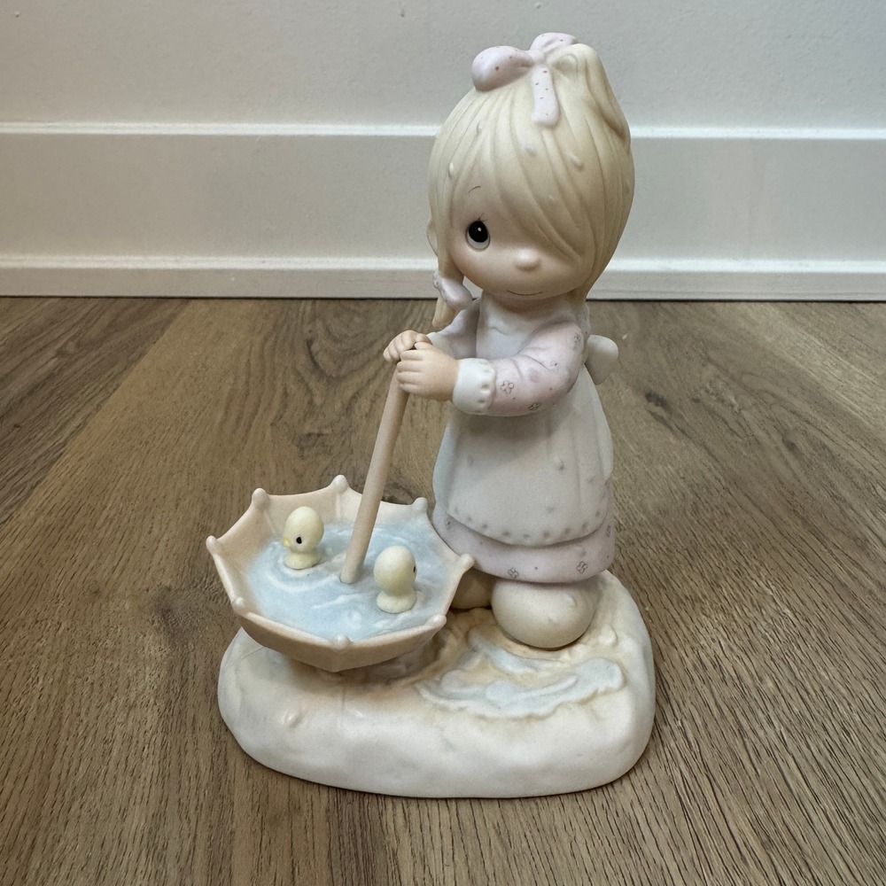 Precious Moments Let Love Reign Figurine Girl with Ducks in Umbrella 1982 E-9273